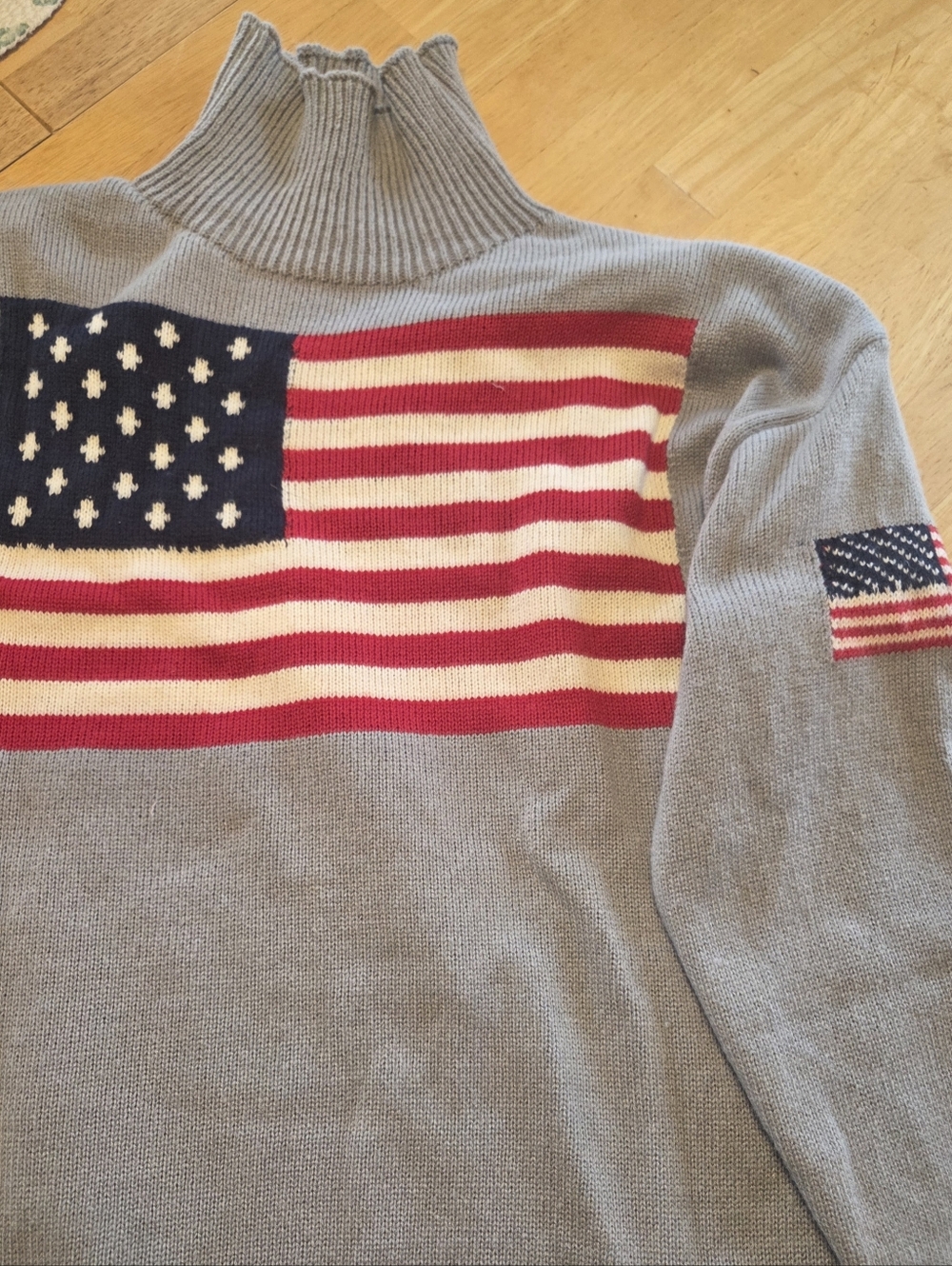 US 🇺🇲 Gray Oversized Knit Sweater with Flag EUC Size XL